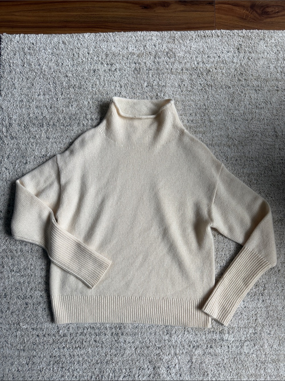 Aritzia Wilfred 100% Cashmere Cream Turtleneck Sweater Women's Lightweight Knit